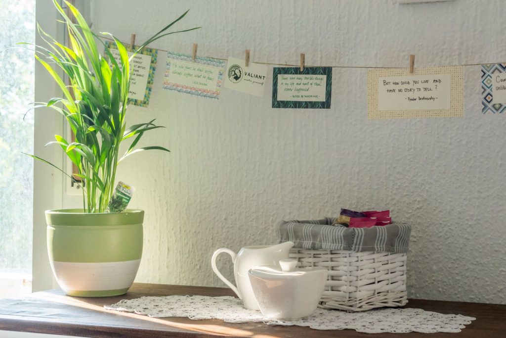 Breakfast station with inspirational quotes for a great start of the day.